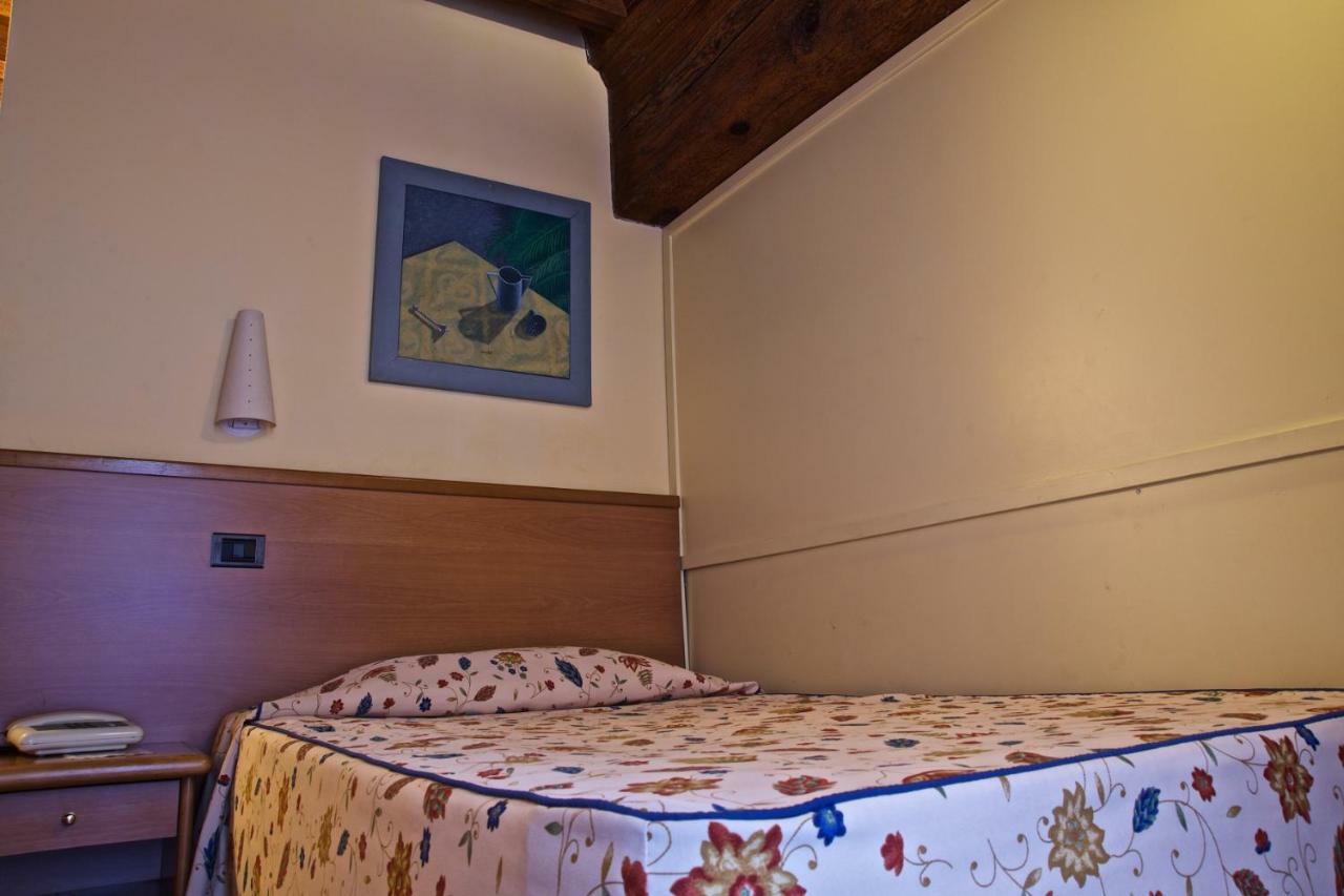 Hotel La Luna لوكا المظهر الخارجي الصورة